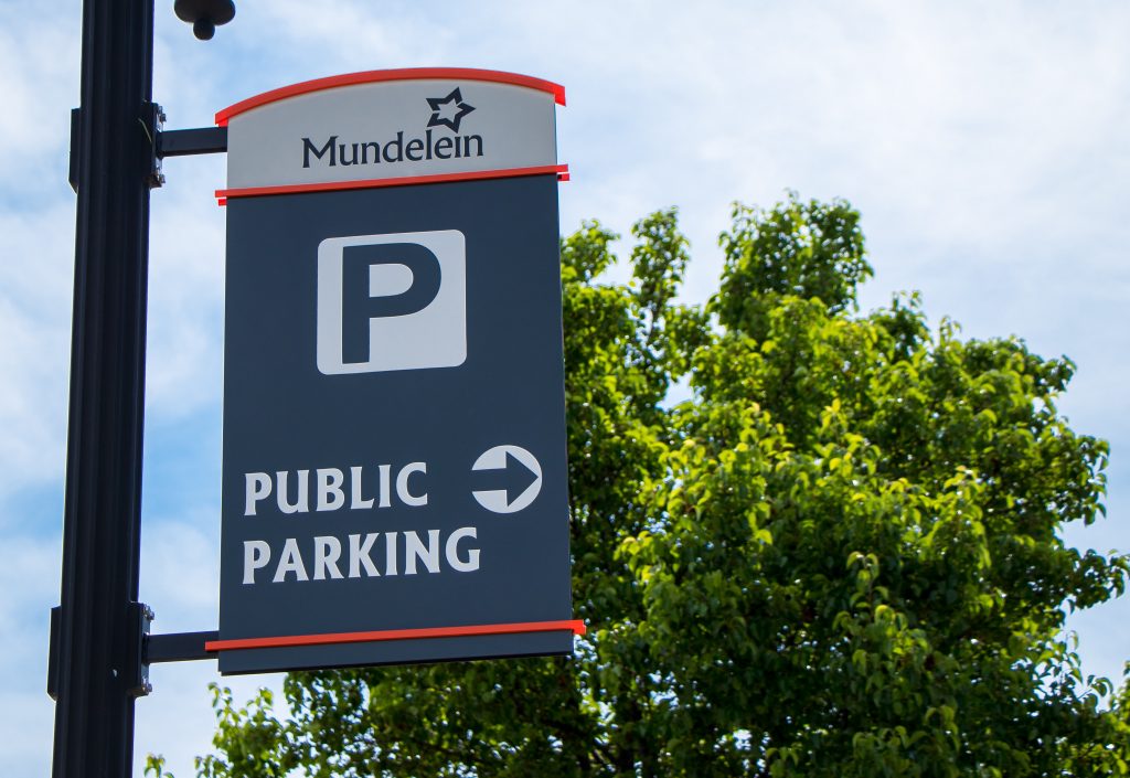 Mundelein Public Parking Wayfinding Sign